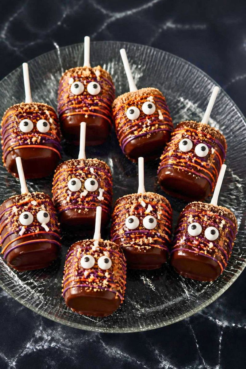 Hocus Pocus S’mores Pops Recipe